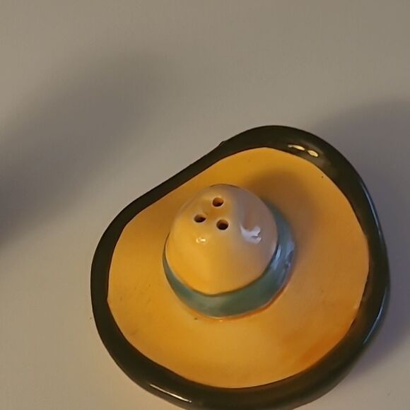 1991 Vandor Salt and Pepper Shaker - Picture 3 of 7